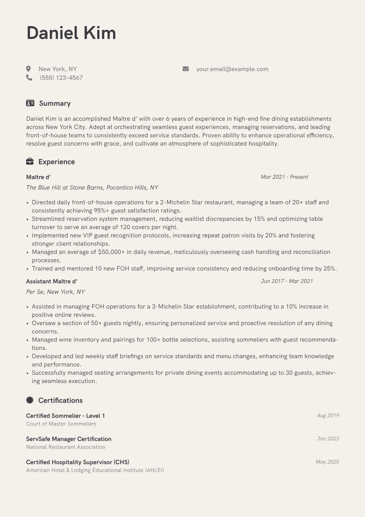 Maître d' Resume Example CV template - Page 1