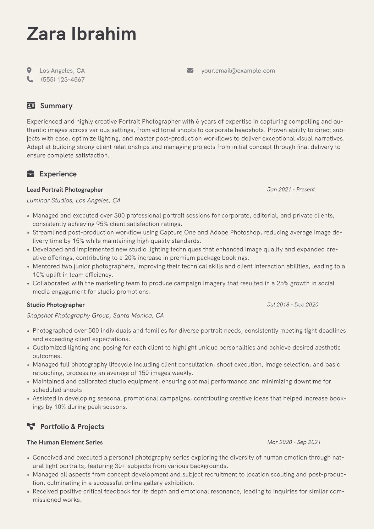 Portrait Photographer Resume Example CV template - Page 1