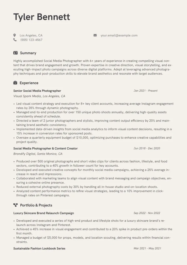 Social Media Photographer Resume Example CV template preview